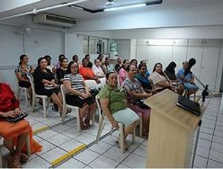 Esposas dos ministros se reúnem no templo-sede
