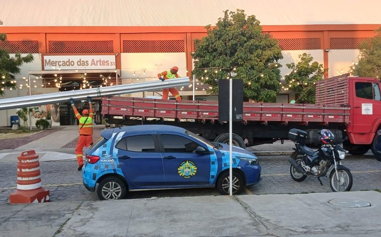 Guarda Civil de Maceió recupera mais tapumes furtados da obra da Praça Sinimbu