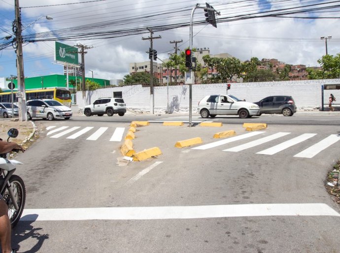 SMTT avança com sinalizações e proporciona segurança viária nas comunidades