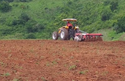 Prefeitura de Palmeira dos Índios divulga balanço do Terra Arada 2026 com quase 5 mil tarefas aradas