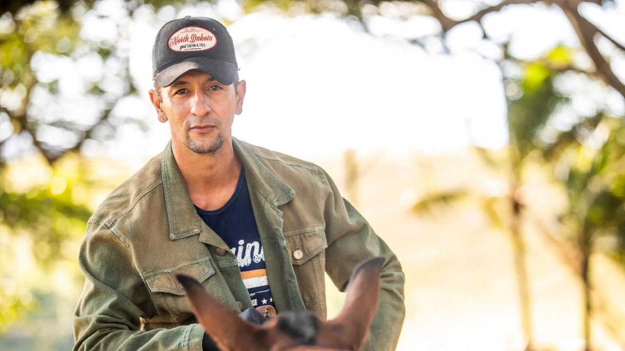 Irandhir Santos ganha festa surpresa do elenco de ‘Pantanal’; veja vídeo