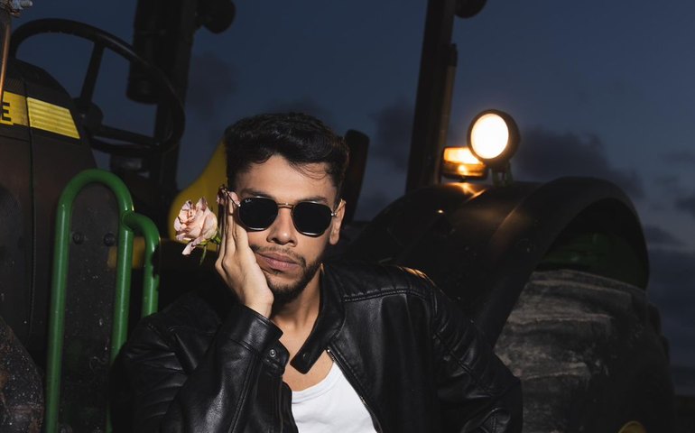 Alagoano Gizzo alcança 37 mil views com novo clipe: 'Relacionamento individual'