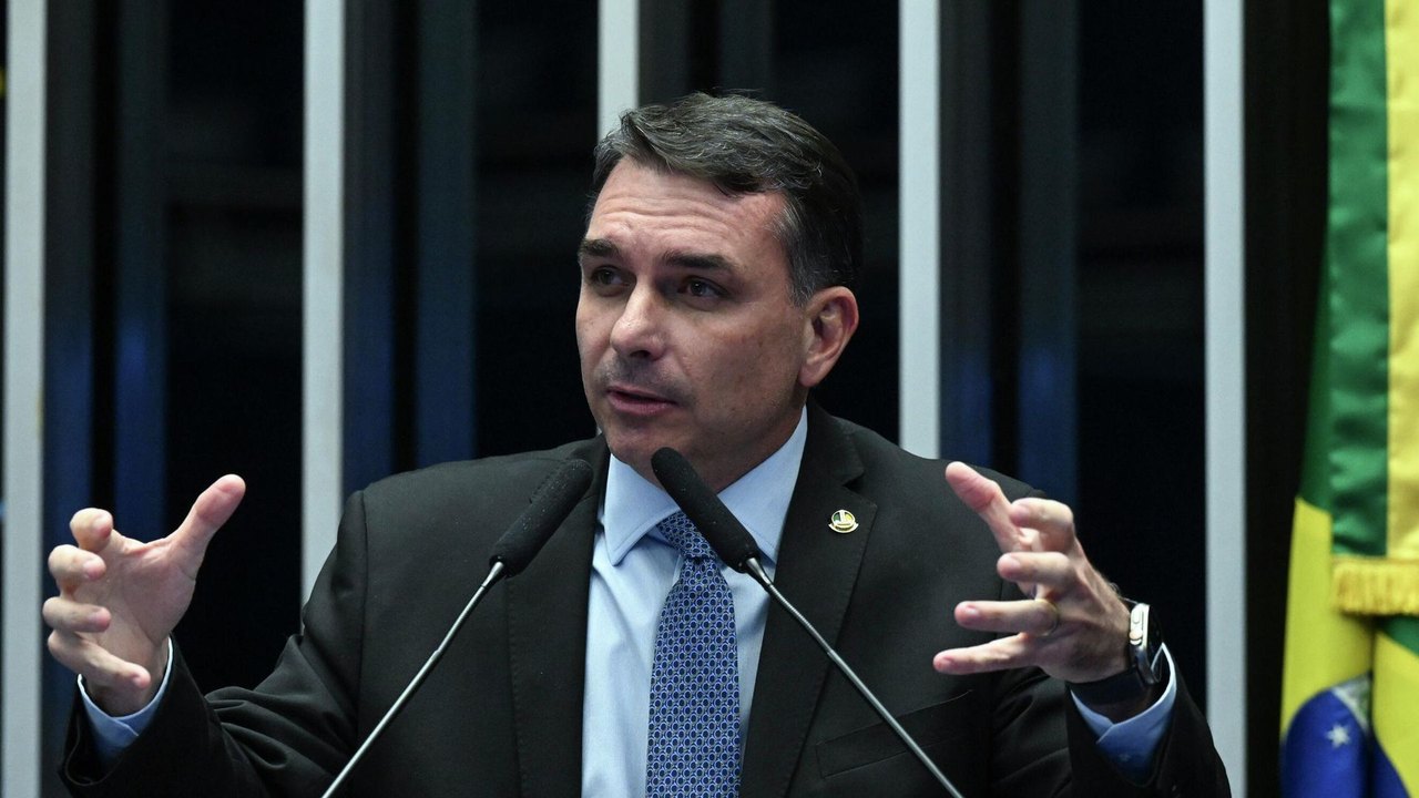 Pesquisa BTG/Nexus: Lula lidera 1º turno com 42%; Flávio Bolsonaro tem 33%