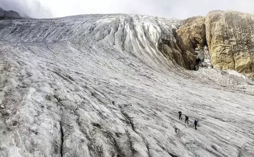 Diante de derretimento de geleiras, país deve aprovar lei climática neste domingo