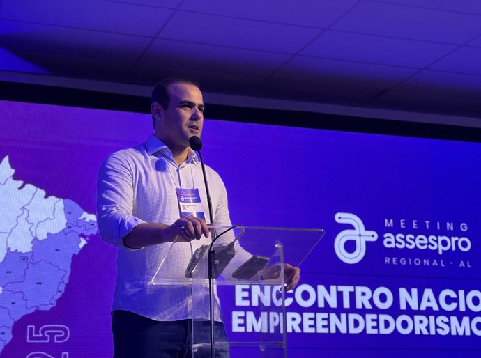 Secretário Silvio Bulhões destaca investimento do Governo do Estado em CT&I durante evento de tecnologia