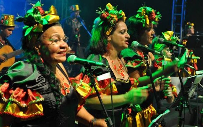 Seresteiros da Pitanguinha invadem o IZP na Folia desta sexta