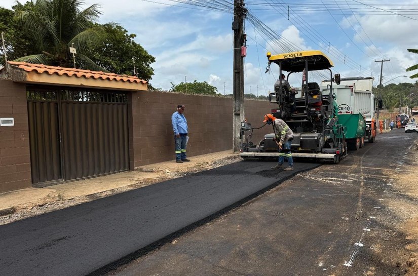 Pavimentação asfáltica chega a mais vias de Ipioca