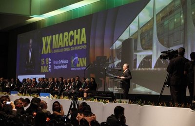 Presidente Temer assina MP que parcela dívida dos municípios com INSS