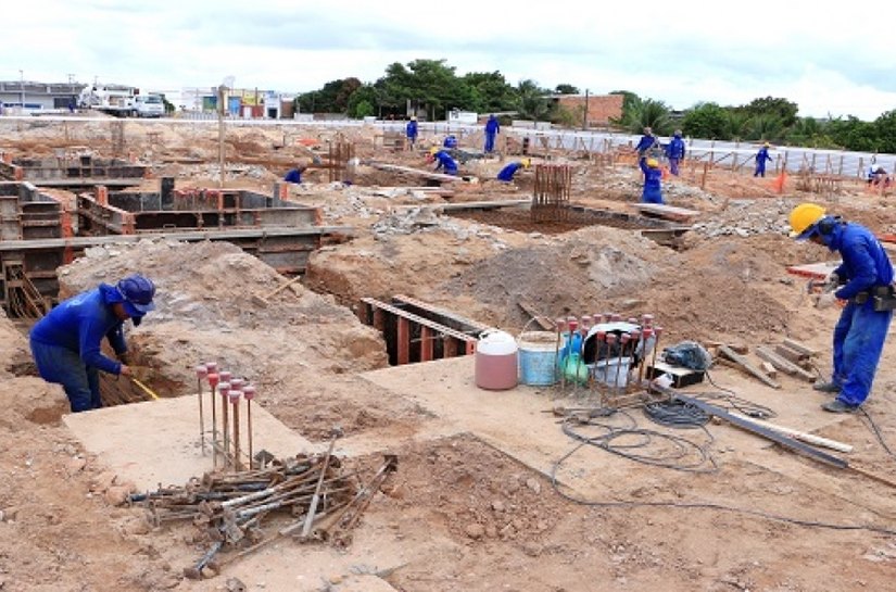 Construção de hospitais gera emprego e renda a quase 600 famílias alagoanas
