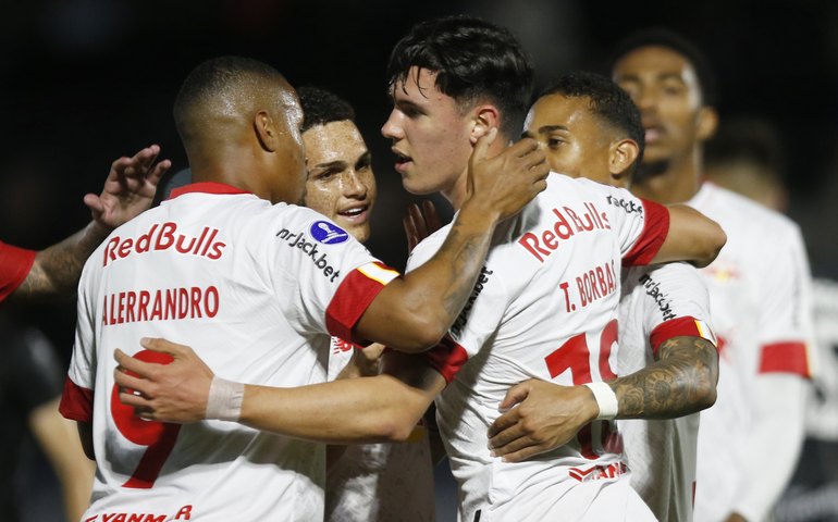 Bragantino faz 7 a 1 em time paraguaio; Goiás vence Santa Fe na Colômbia e avançam