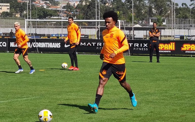 Corinthians se reapresenta e treina com volta de Willian, Fagner e João Victor