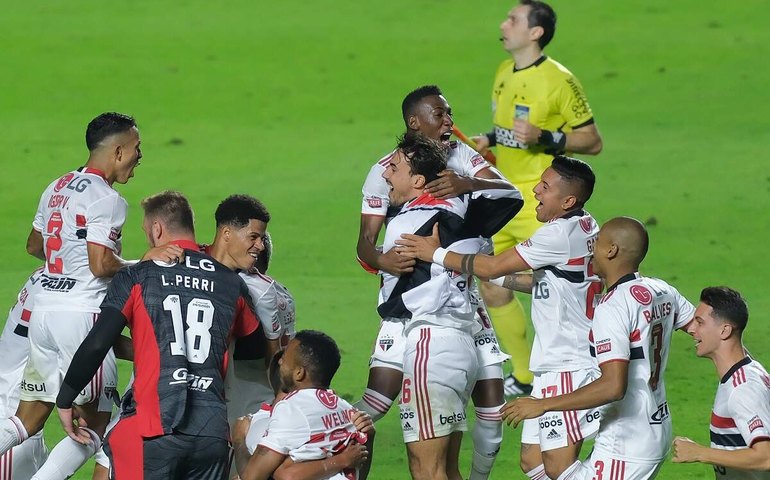 São Paulo vence Palmeiras, fatura o Paulista e encerra jejum de 9 anos sem título