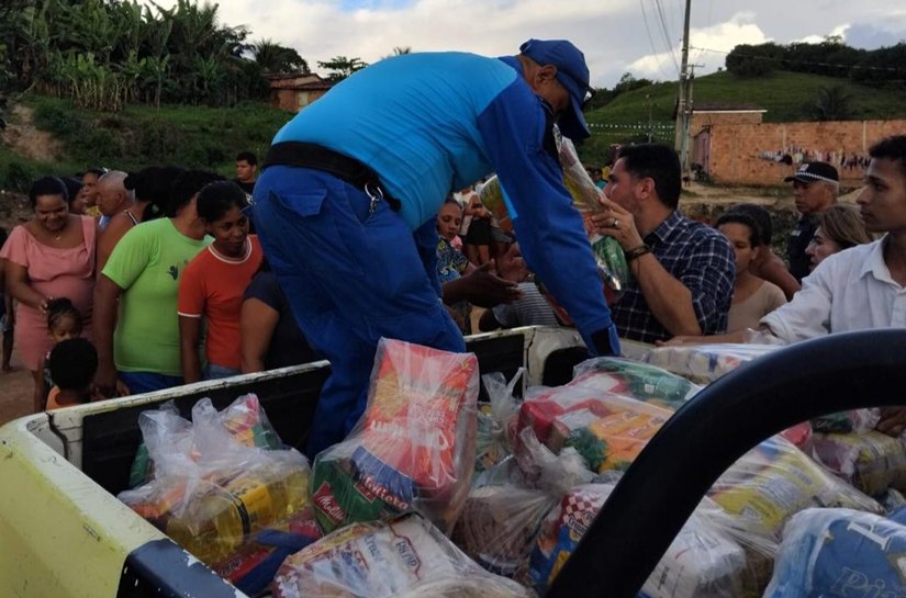 Ação do MP com apoio do setor hoteleiro entrega 113 cestas básicas para famílias de Maragogi