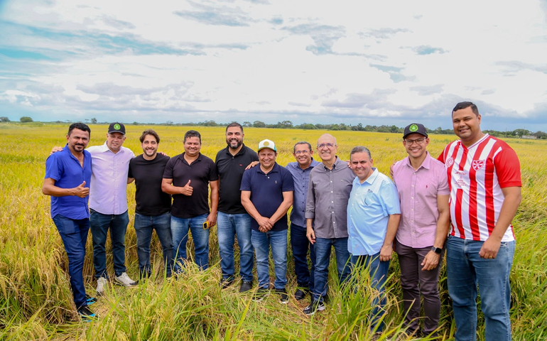 Prefeitura de Penedo e Cooperflores impulsionam economia da zona rural com plantio de arroz na Ponta Mofina