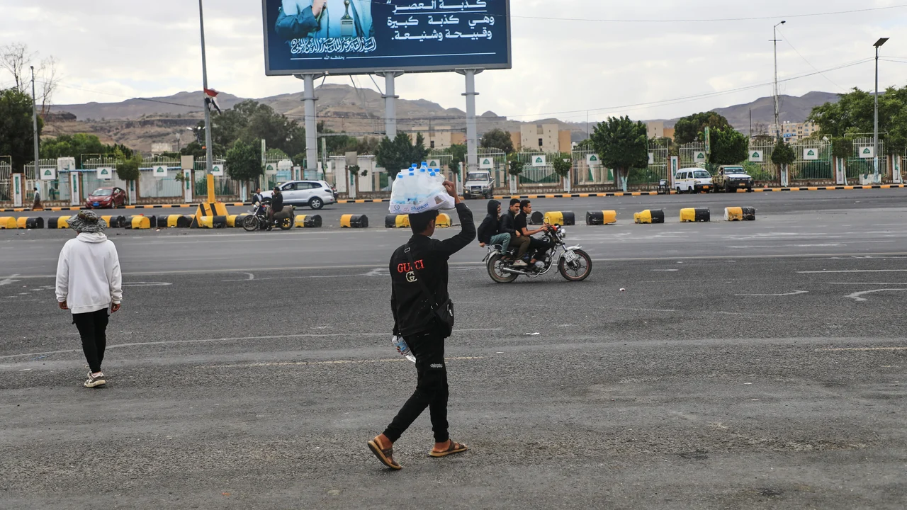 Arábia Saudita afirma que dois aeroportos foram atingidos em novos confrontos com os houthis e outras notícias do Oriente Médio.