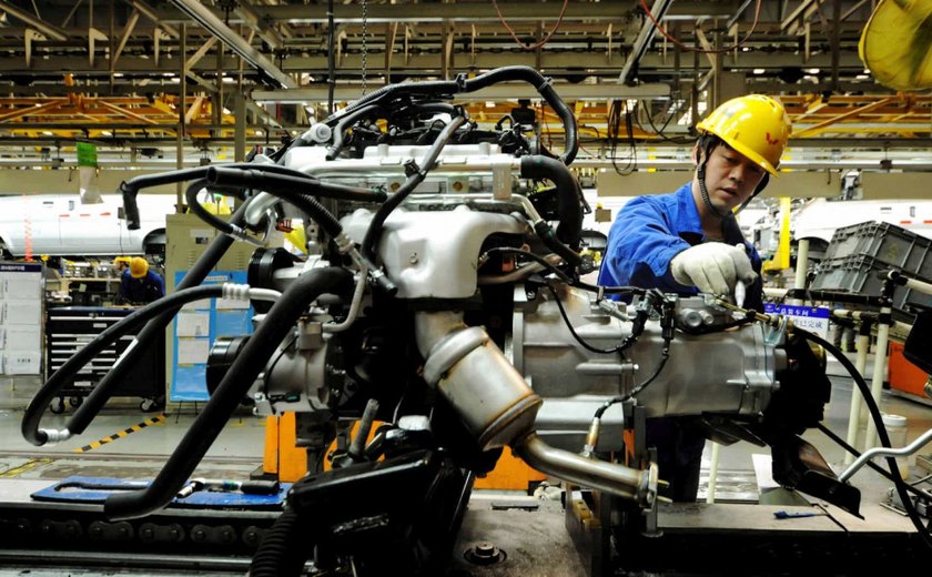 China: produção industrial tem alta anual de 8,8% em maio, em linha com projeção