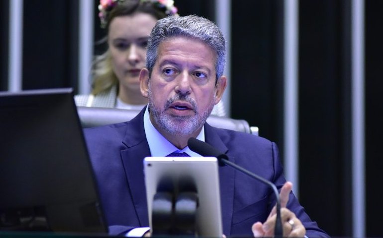 Lira diz não ser contra taxar fundos, mas defende planejamento