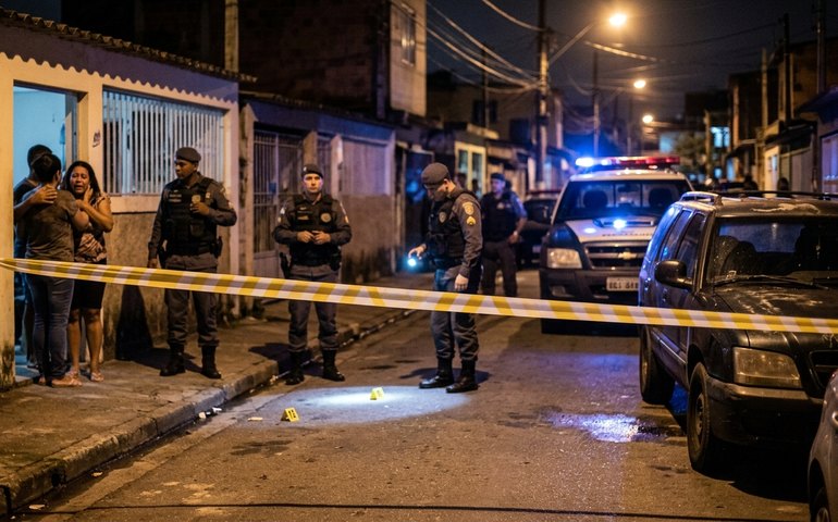 Mulher é morta a tiro em Belford Roxo após discussão por música