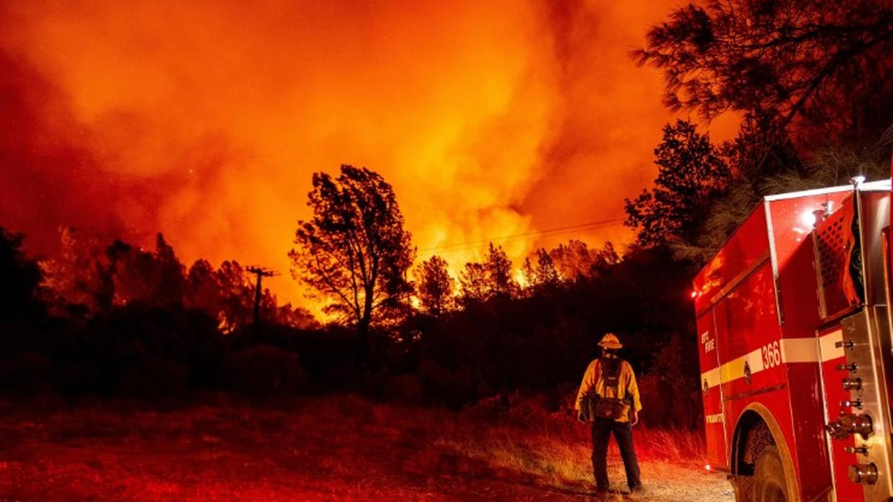 Incêndio florestal na Califórnia destruiu área maior do que a de Los Angeles