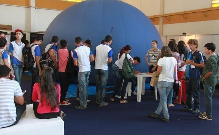 Astronomia é destaque em evento no Centro de Convenções