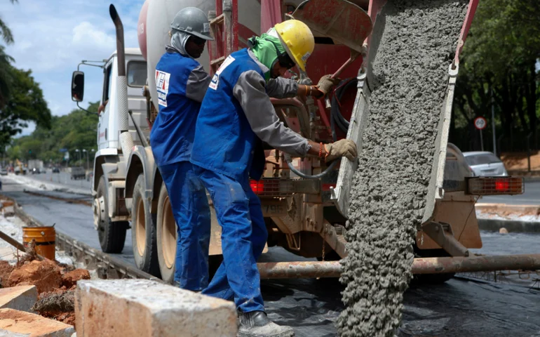 Investimentos em construção nos EUA caem 0,3% em julho ante junho