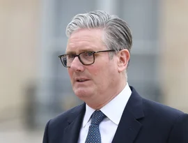 Aliados apoiam Starmer enquanto Mandelson e Epstein deixam o líder britânico lutando por seu cargo