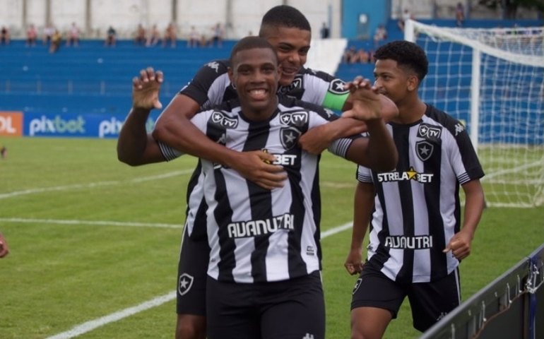 Senadores pedem para PF investigar acusação de Textor, do Botafogo, sobre manipulação de resultados no Brasileirão