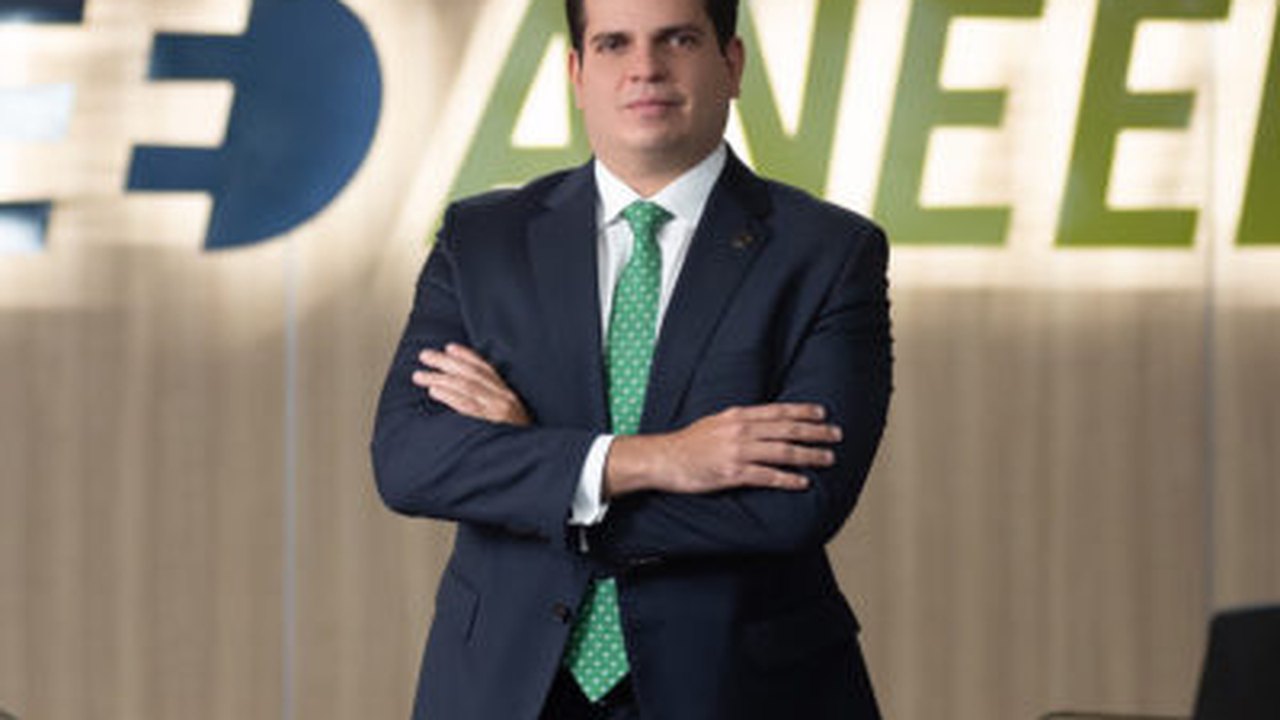 Diretor-geral da Aneel diz que bandeira vermelha pode subir mais de 20%