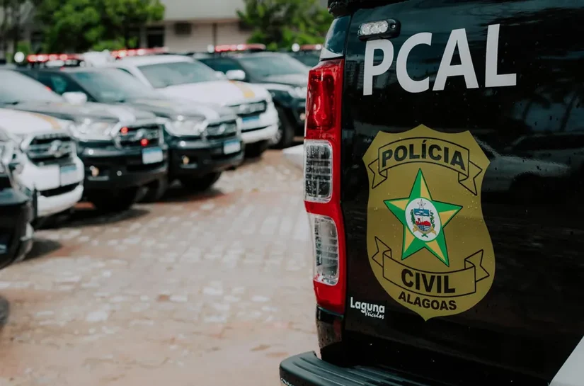 Policiais Civis são presos acusados de tráfico de drogas e desvio de materiais apreendidos