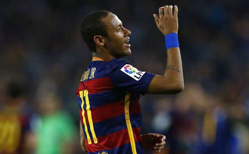 Justiça espanhola aceita nova denúncia de fraude na contratação de Neymar