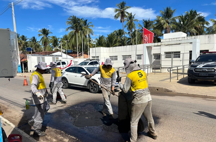 A pedido do Prefeito Allan de Jesus, Governo do Estado inicia recuperação das principais vias de Porto de Pedras