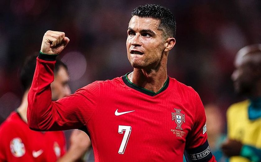 Cristiano Ronaldo faz história e alcança 900 gols na carreira