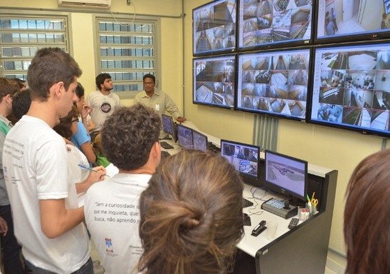 Estudantes da Ufal visitam Presídio do Agreste