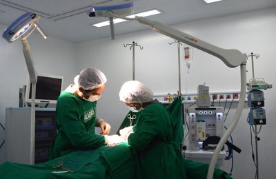 Governo de AL lançará programa para zerar fila de espera por cirurgias plásticas em crianças com lábio leporino