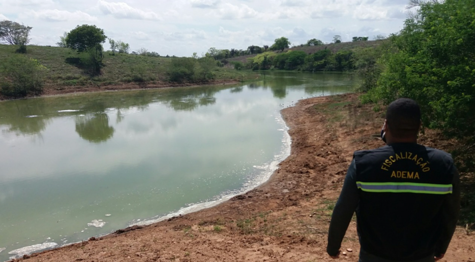 Adema fiscaliza mortandade de peixes em barragem de Nossa Senhora da Glória
