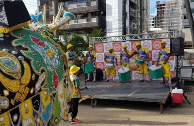 Verão da Cultura Popular anima público na orla de Maceió