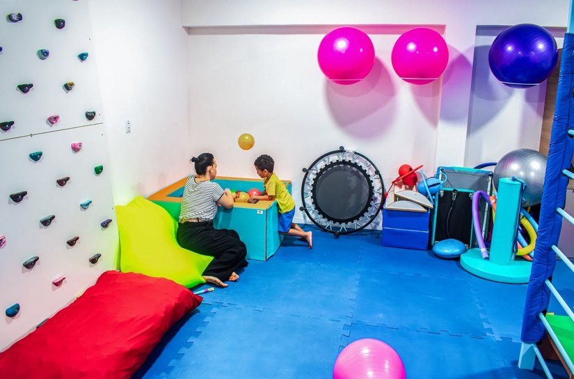Terapia Ocupacional promove autonomia e desenvolvimento para assistidos na Casa do Autista de Maceió