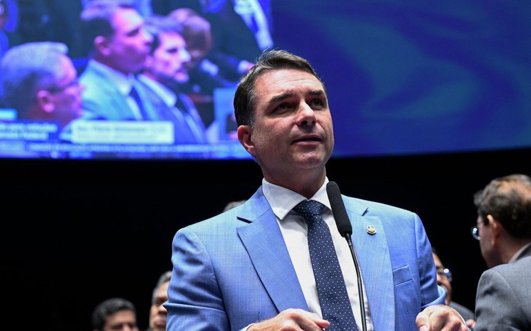 Em São Paulo, Flávio Bolsonaro lidera intenções de voto contra Lula em possível segundo turno