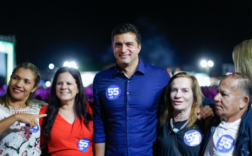 Rui Palmeira visita Barra de Santo Antônio e celebra 62 anos da cidade com uma grande festa