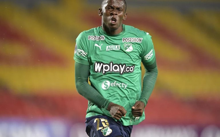 Futebol e teatro se misturam na abertura do festival MITsp