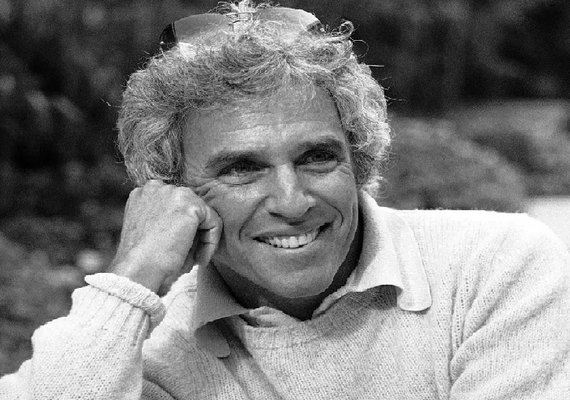 Morre aos 94 anos Burt Bacharach, compositor de sucessos inesquecíveis