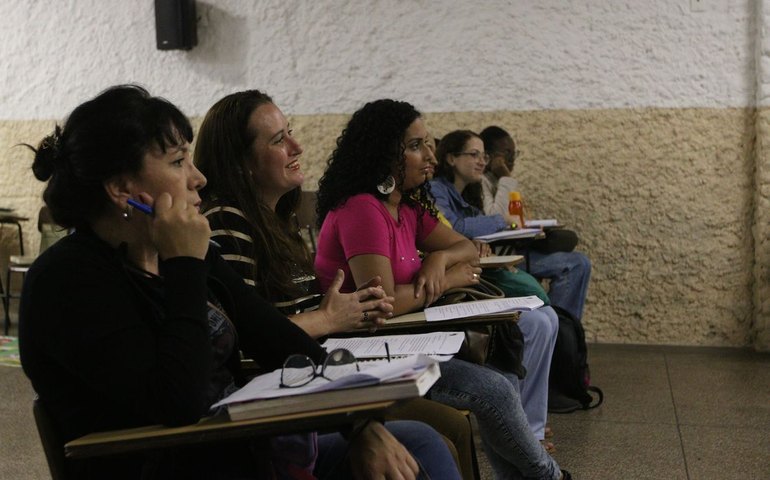 Rede Nacional de Cursinhos Populares recebe inscrições até terça