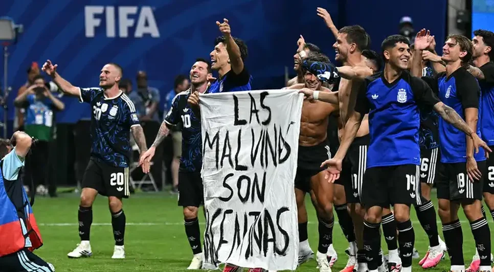 Casos envolvem faixa sobre as Malvinas na semifinal e agressões após a final do Mundial