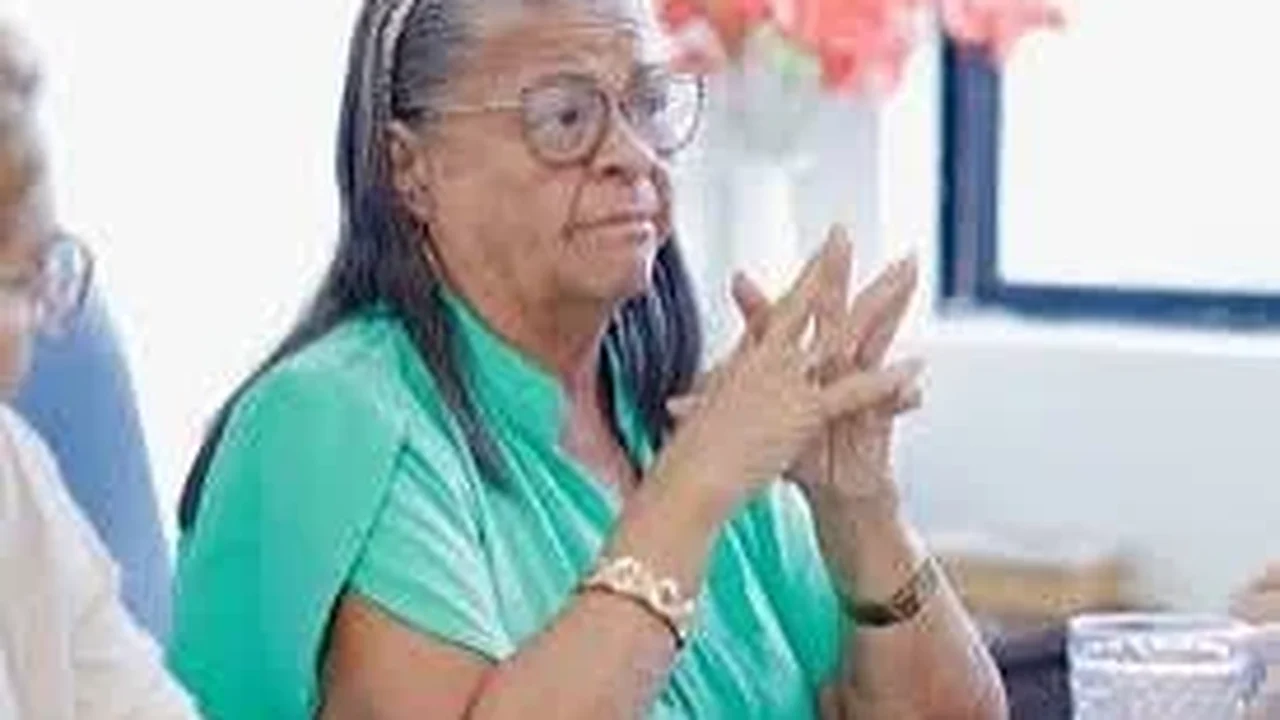 Pesquisa aponta que 58% desaprovam gestão de Tia Júlia em Palmeira dos Índios