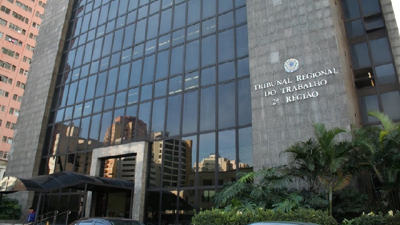 TRT decide se abre processo disciplinar sobre denúncias de estupro contra juiz