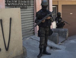 Bandidos brasileiros buscam treinamento militar em guerra na Ucrânia, aponta jornal argentino