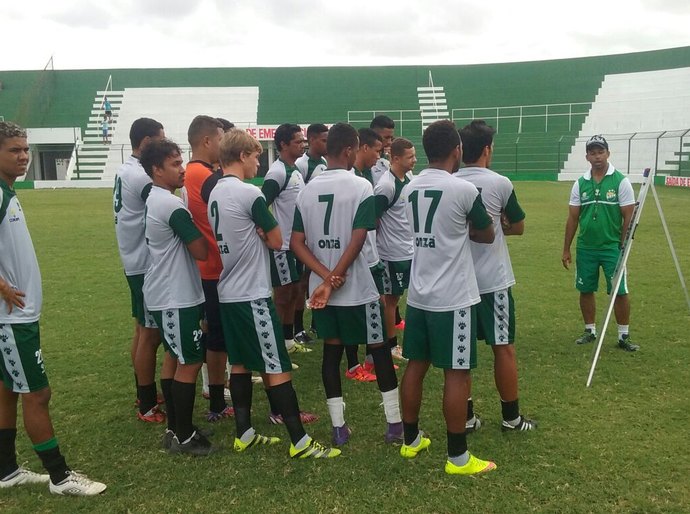 Antecipação da partida contra o CSA não foi boa para o Coruripe, avalia técnico