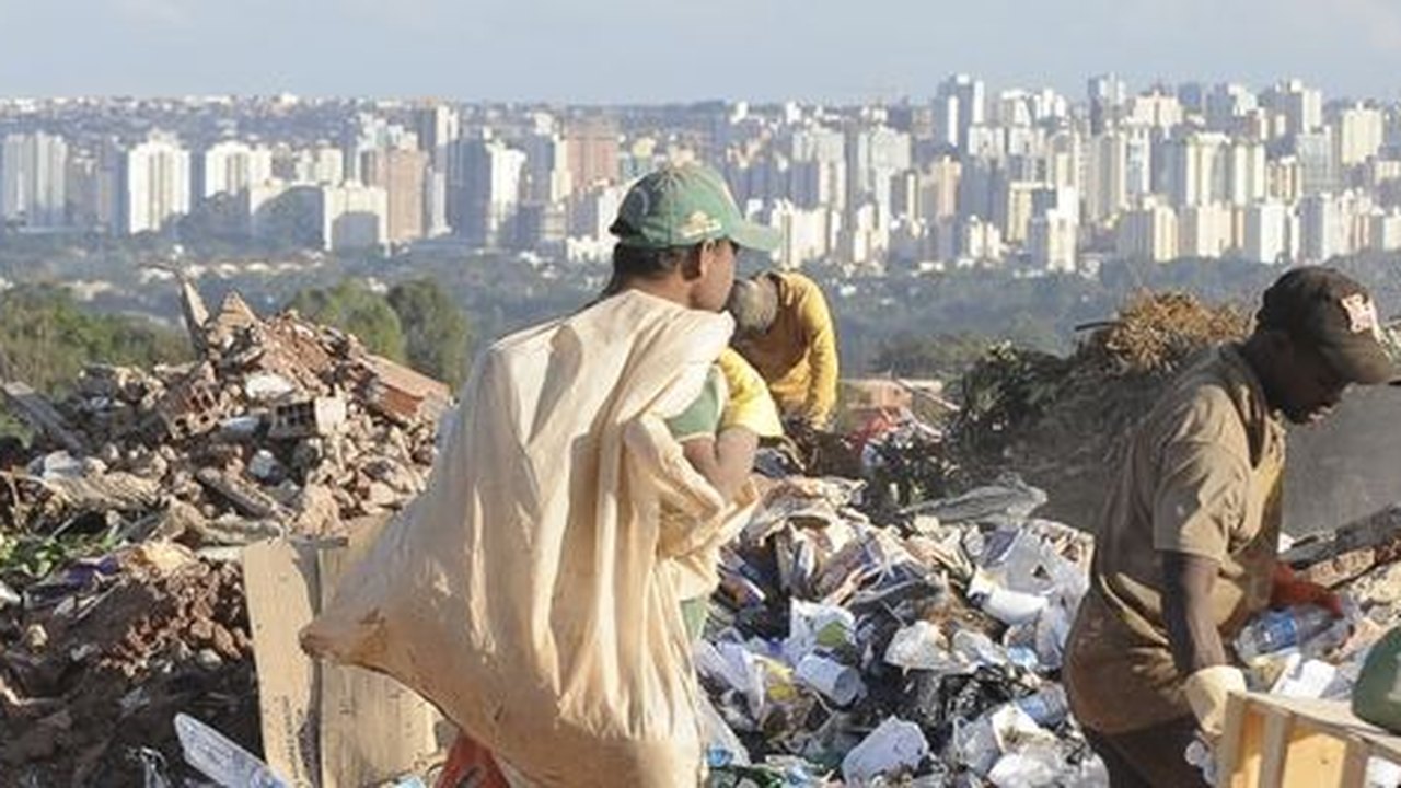 Governo descarta ampliar prazo para municípios acabarem com lixões