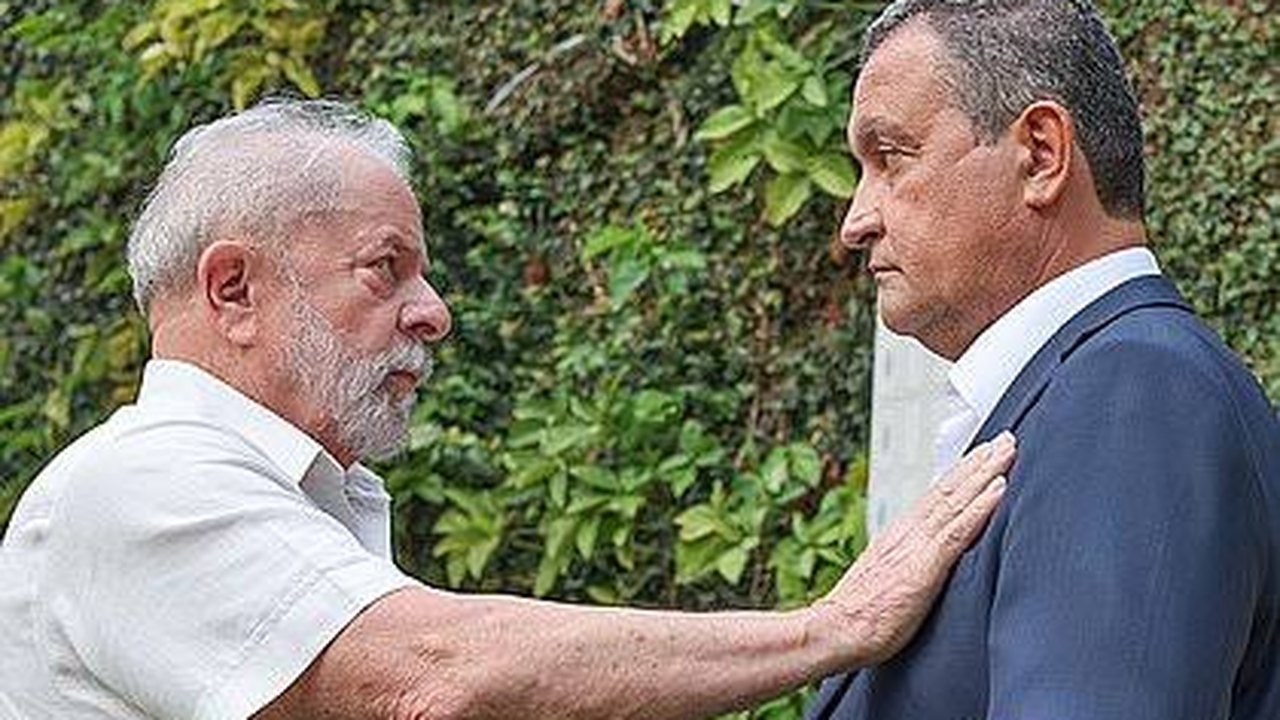 Lula recebe Rui Costa em Brasília para discutir composição do governo