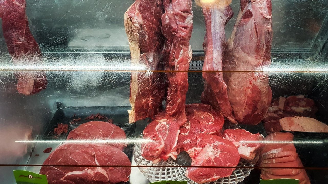 Bruxelas fecha a porta para exportações de carne procedentes do Brasil